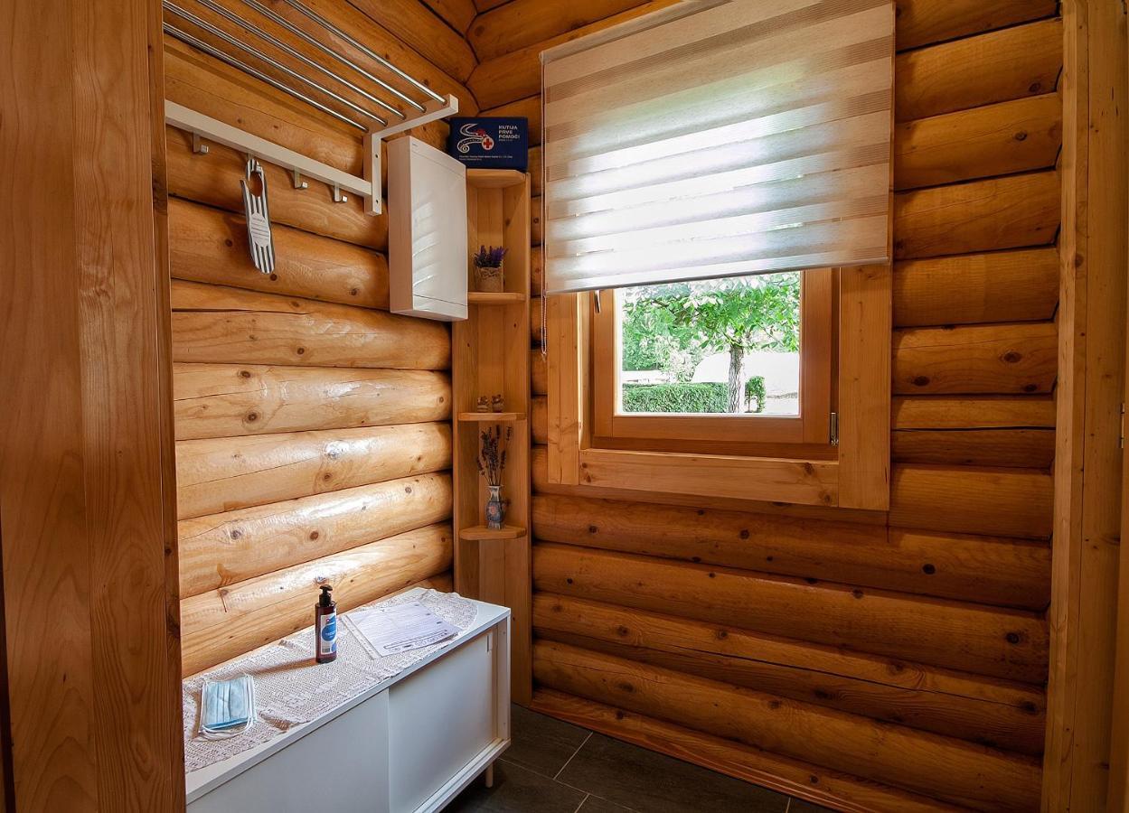 Country Lodge Vukovic Rakovica Eksteriør billede