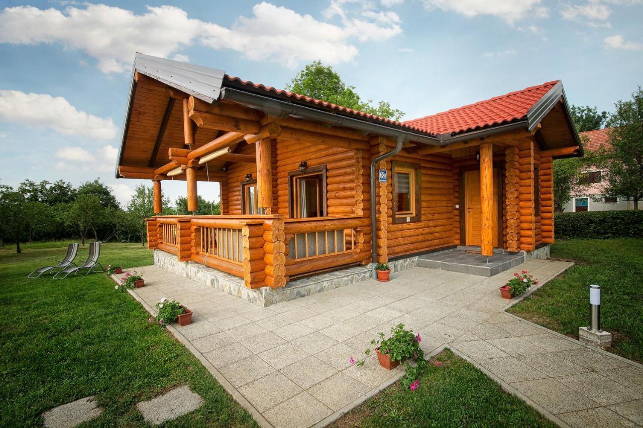 Country Lodge Vukovic Rakovica Eksteriør billede