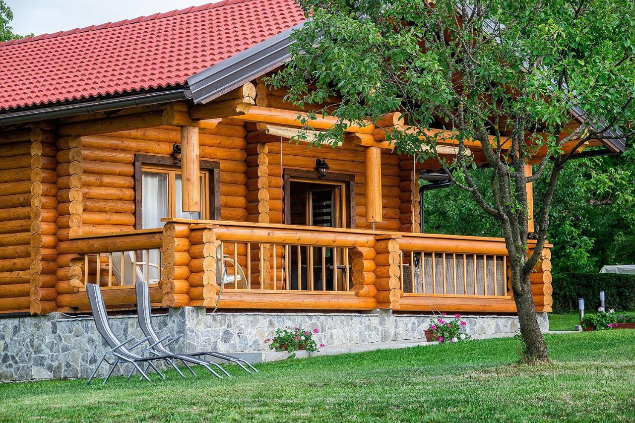 Country Lodge Vukovic Rakovica Eksteriør billede
