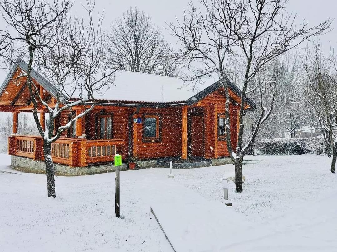 Country Lodge Vukovic Rakovica Eksteriør billede